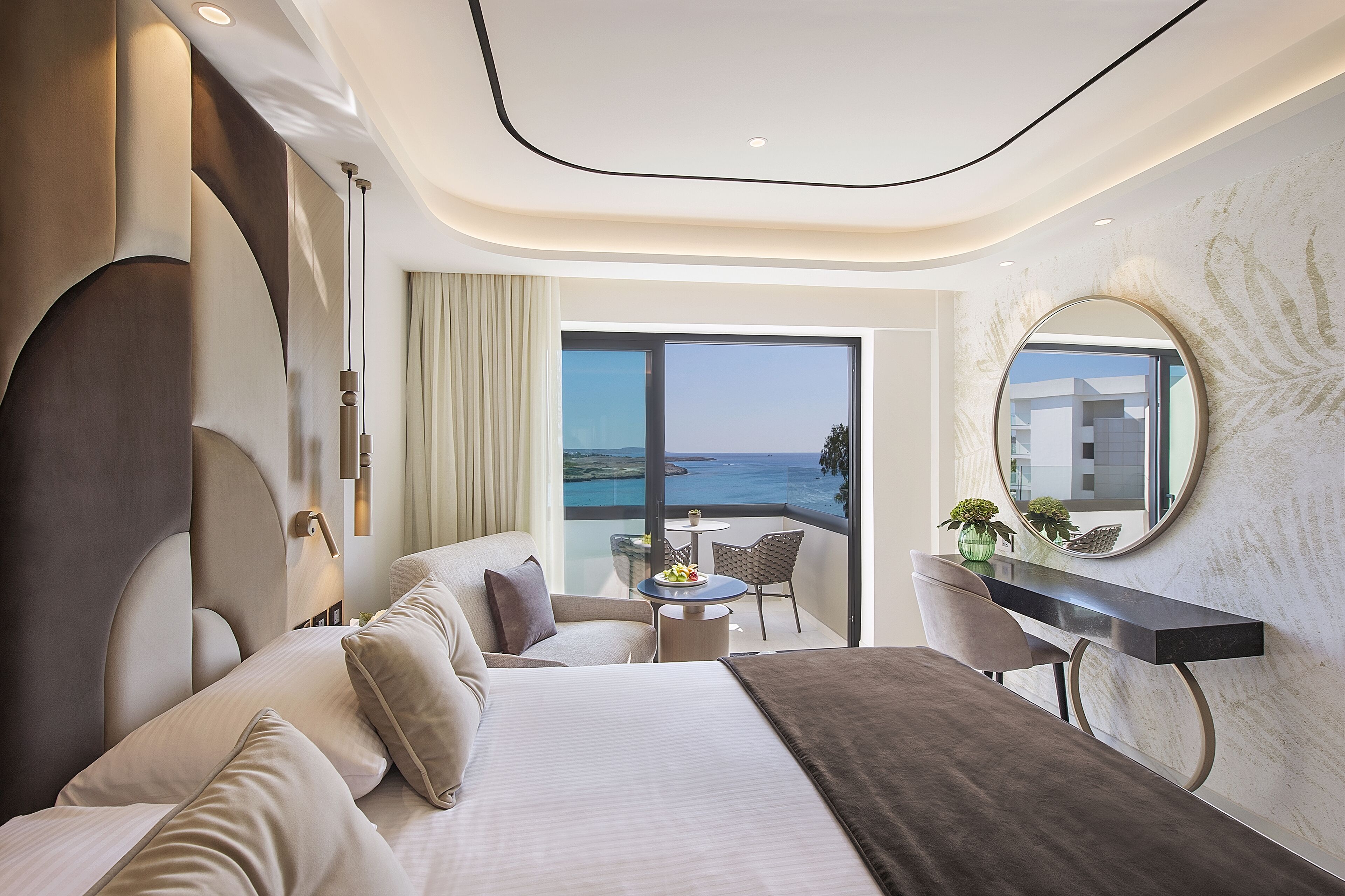 Elegance Room, Sea View | Värdeförvaringsskåp på rummet, skrivbord och arbetsyta för laptop