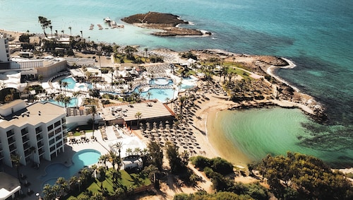 Adams Beach Hotel & Spa