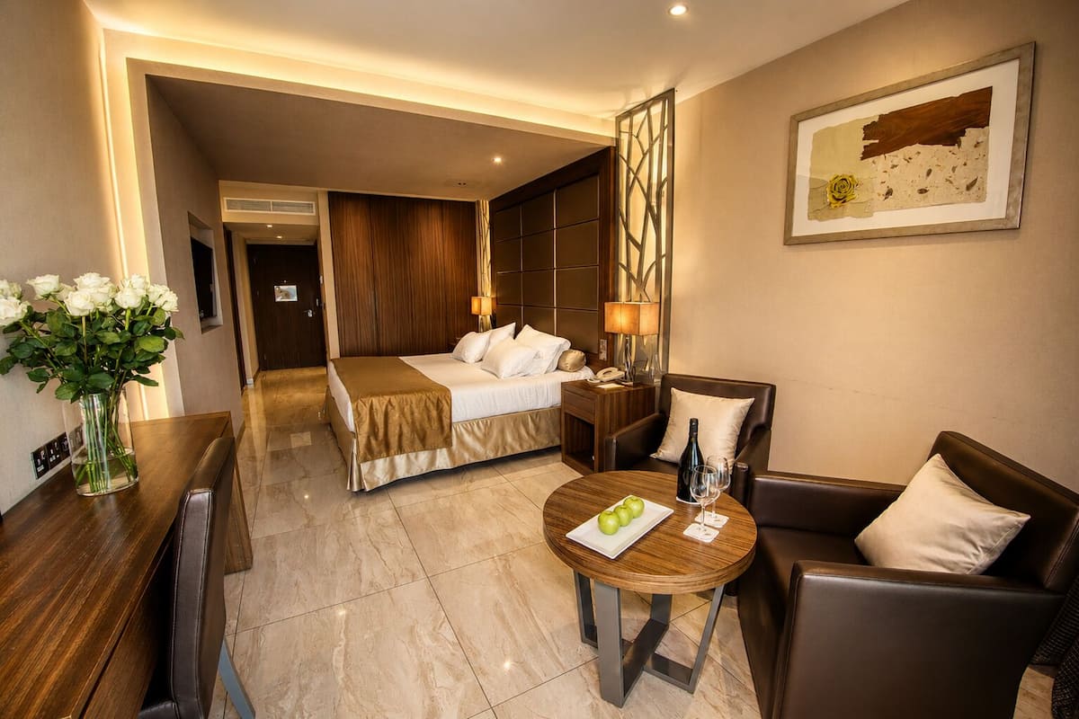 In-room safe, desk, laptop workspace, soundproofing