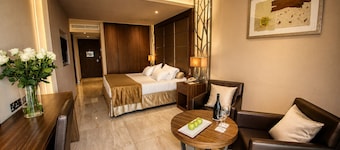 Adams Beach Hotel & Spa