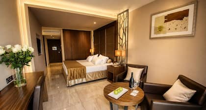 Adams Beach Hotel & Spa