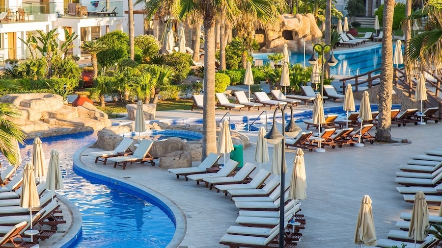 Adams Beach Hotel & Spa