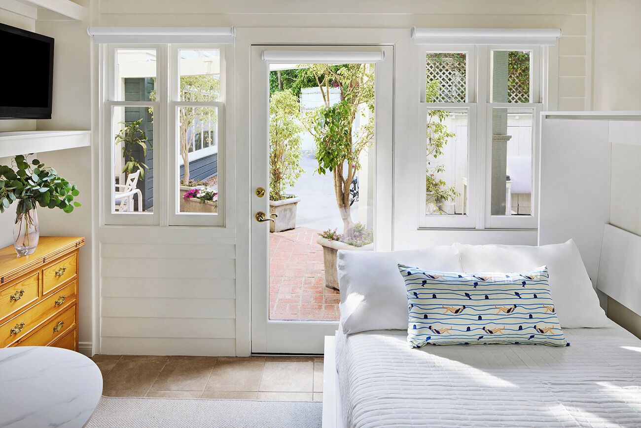 Signature Studio Suite ADA | Premium bedding, down duvets, individually decorated