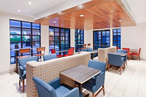 Free daily buffet breakfast - Holiday Inn Express Mira Mesa-San Diego by IHG (San Diego)