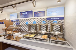 Petit déjeuner buffet compris tous les jours