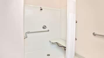 Tina con regadera, amenidades de baño gratuitas, secadora de cabello