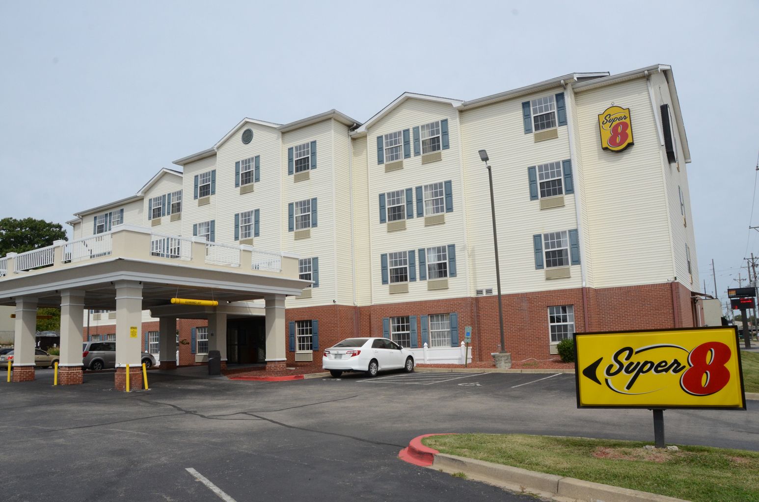 Foto - Super 8 by Wyndham Louisville/Expo Center