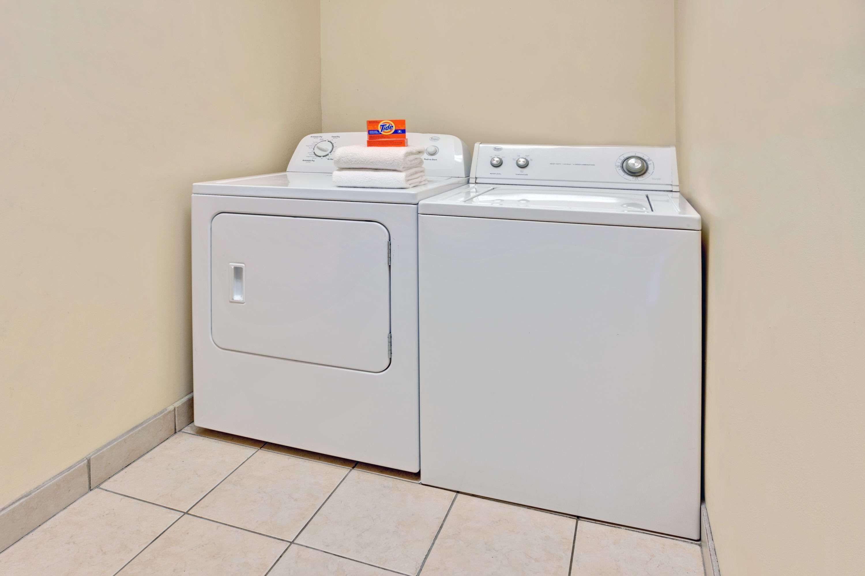 Foto - Super 8 by Wyndham Louisville/Expo Center