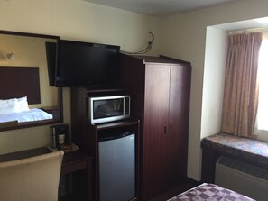 Single Room, 1 Queen Bed, Non Smoking | View from room
