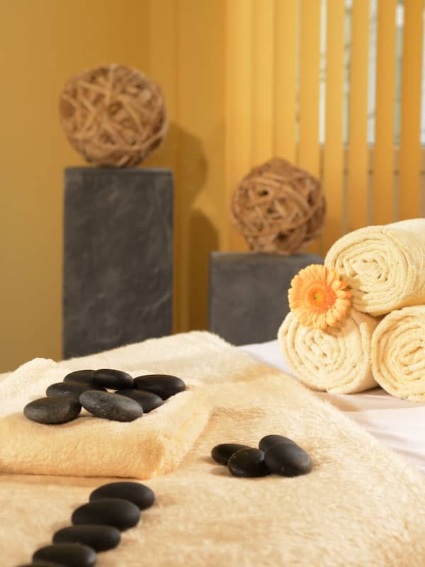 Sauna, vasca idromassaggio, bagno turco, trattamenti per il corpo