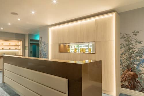 Sauna, soins du corps, massage aux pierres chaudes
