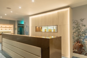 三溫暖烤箱、美體療程、熱石按摩、深層組織按摩、產前按摩、敷體療程