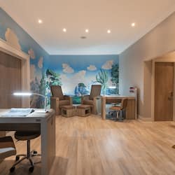 Sauna, tratamientos corporales y masajes con piedras calientes