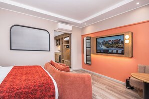 Premium bedding, Select Comfort beds, in-room safe, desk - Courtyard Hotel Gqeberha (Gqeberha (Port Elizabeth))