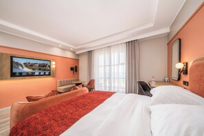 Premium bedding, Select Comfort beds, in-room safe, desk - Courtyard Hotel Gqeberha (Gqeberha (Port Elizabeth))