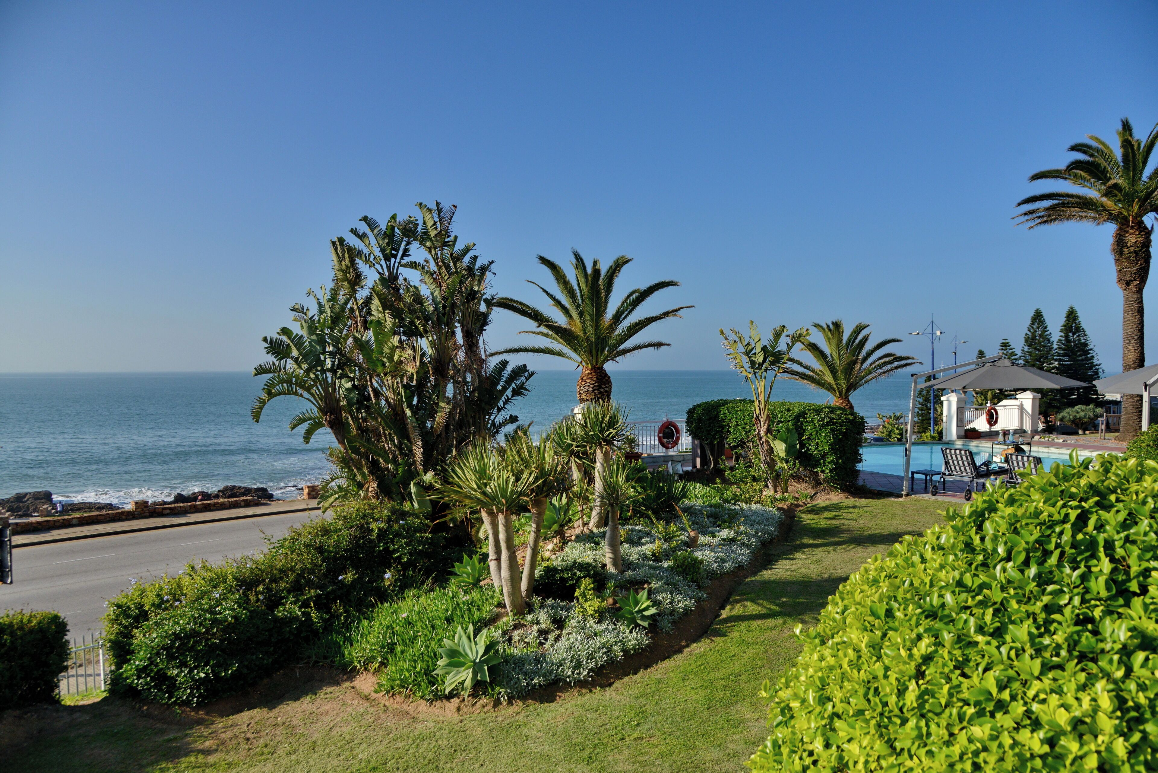 Comfort Studio, 1 Queen Bed, Non Smoking | Garden view