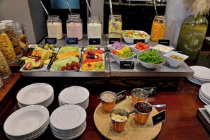 Daily buffet breakfast for a fee