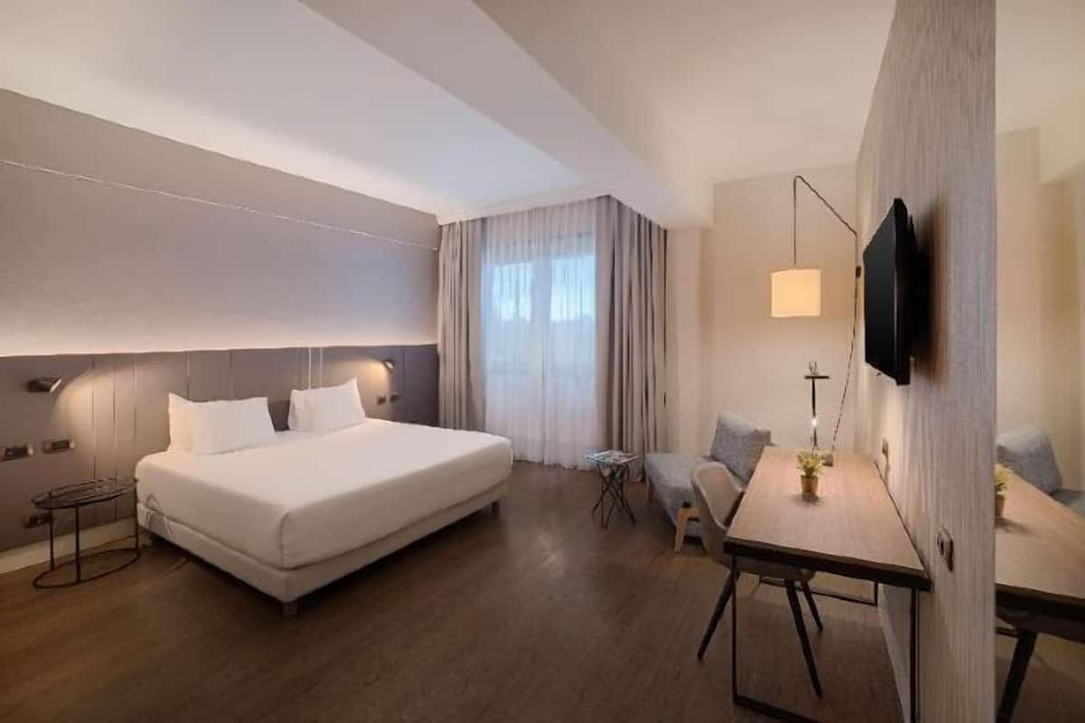 Minibar, in-room safe, desk, blackout drapes