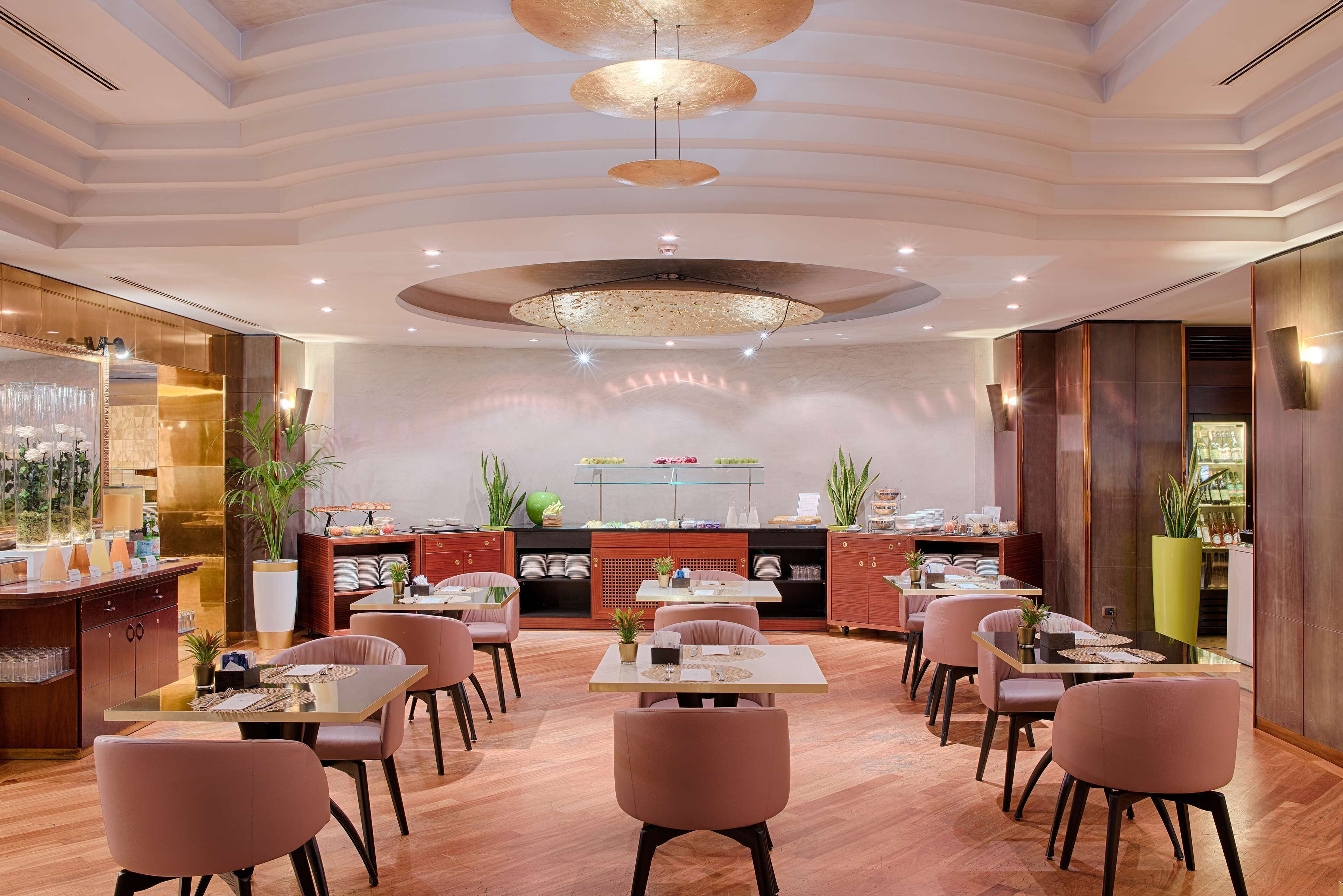 Tägliches Frühstücksbuffet gegen Gebühr