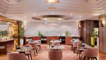 Tägliches Frühstücksbuffet gegen Gebühr