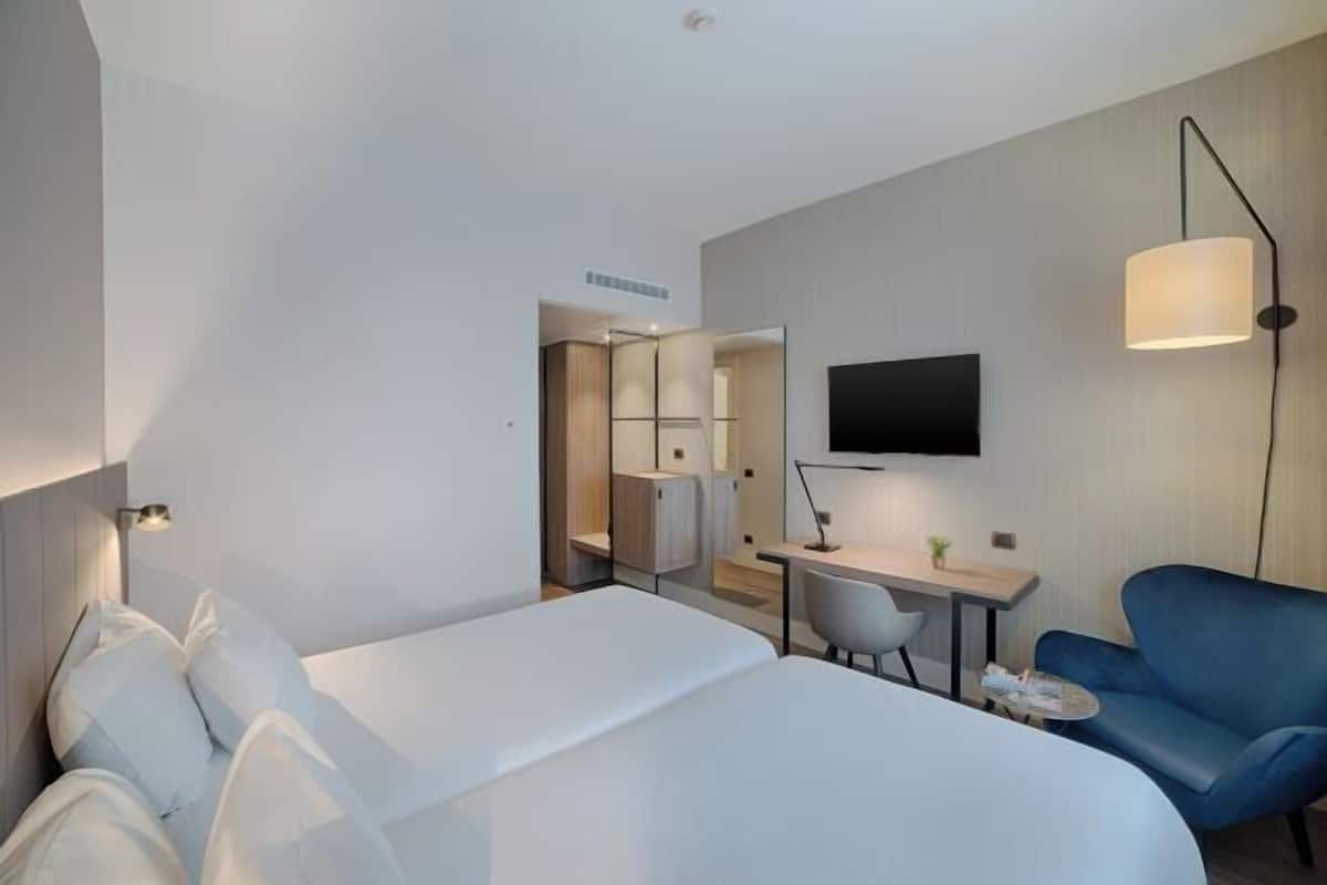 Minibar, in-room safe, desk, blackout drapes