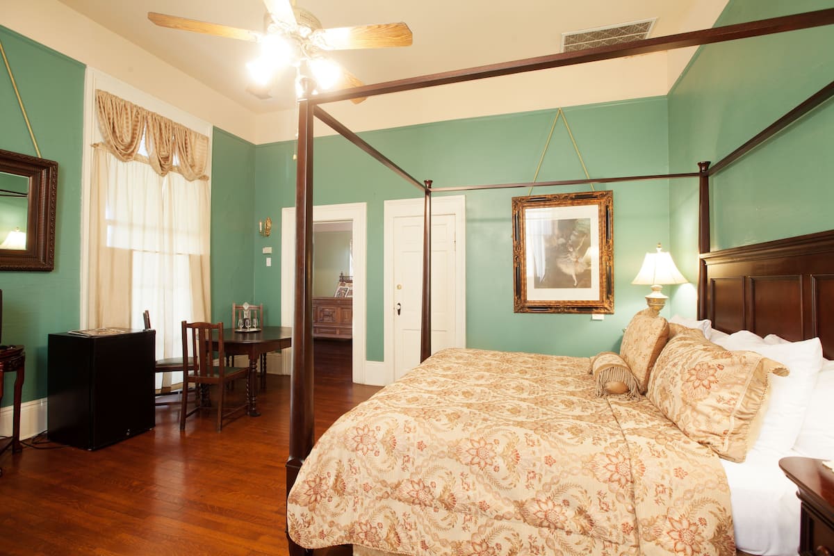 1 bedroom, premium bedding, individually decorated