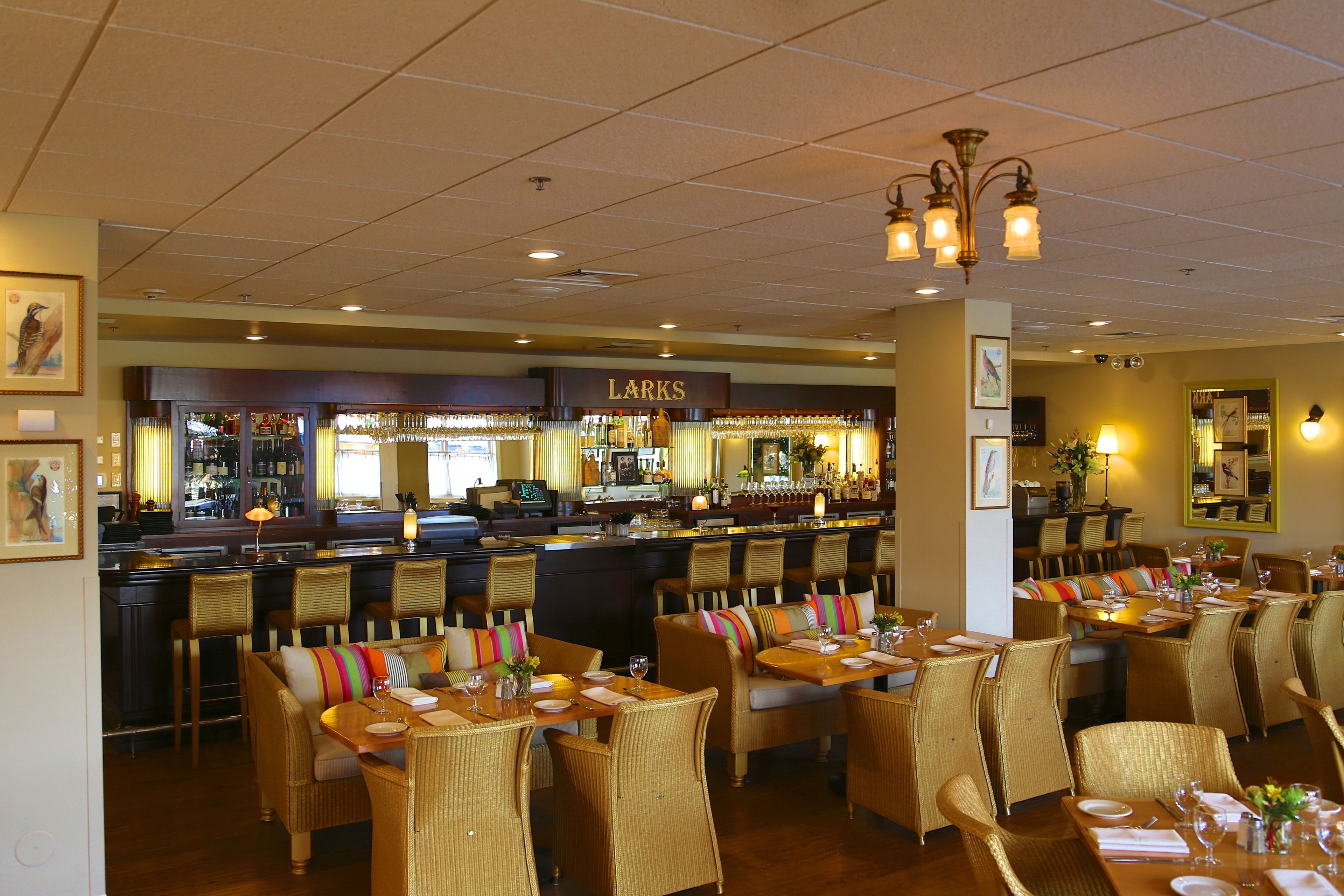 lunch, dinner and brunch served