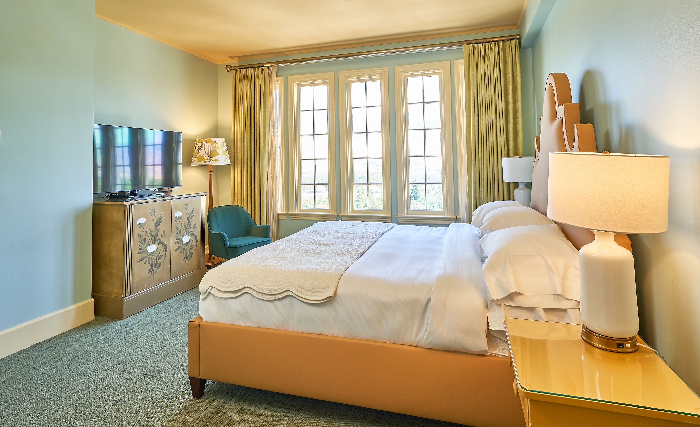 deluxe room, 1 king bed, city view | 1 bedroom, frette italian sheets, premium bedding, down duvets