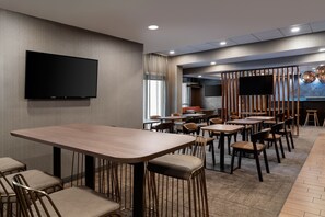 Buffet déjeuner gratuit tous les jours