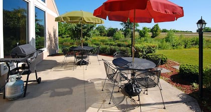 Comfort Inn & Suites Jackson - West Bend