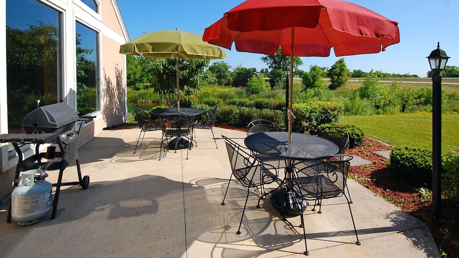 Comfort Inn & Suites Jackson - West Bend