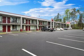 Unclassified image, 4 of 39, button - Red Roof Inn Charlotte - Airport (Charlotte)