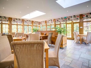 Komplett frukost varje dag (GBP 15.95 per person)