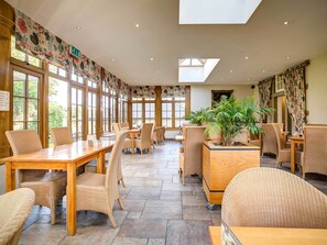2 Restaurants, Frühstück, Mittagessen, Abendessen, britische Küche