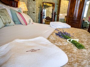 In-room safe, iron/ironing board, free WiFi, bed sheets