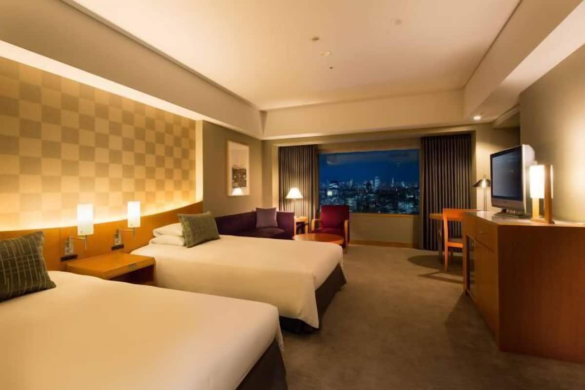 1 bedroom, premium bedding, down duvets, minibar