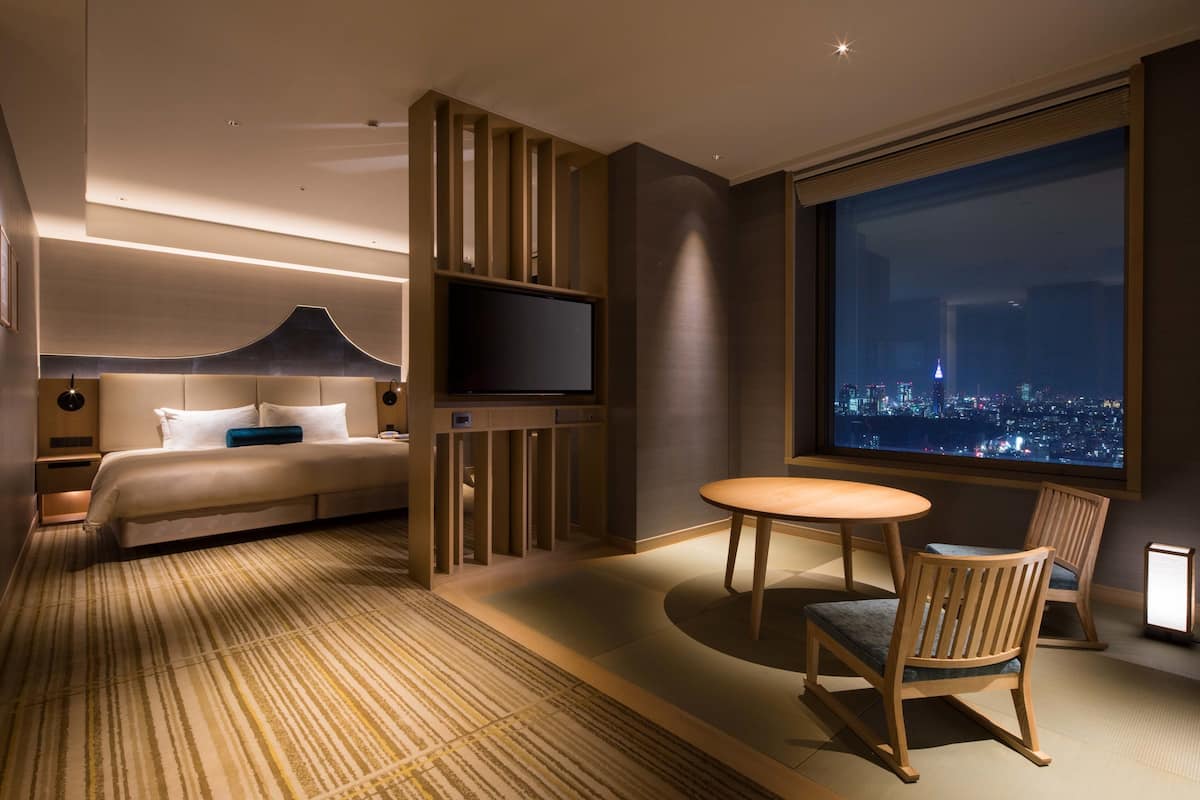 1 bedroom, premium bedding, down duvets, minibar