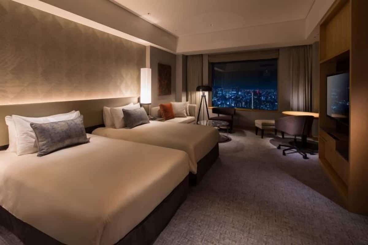 1 bedroom, premium bedding, down duvets, minibar