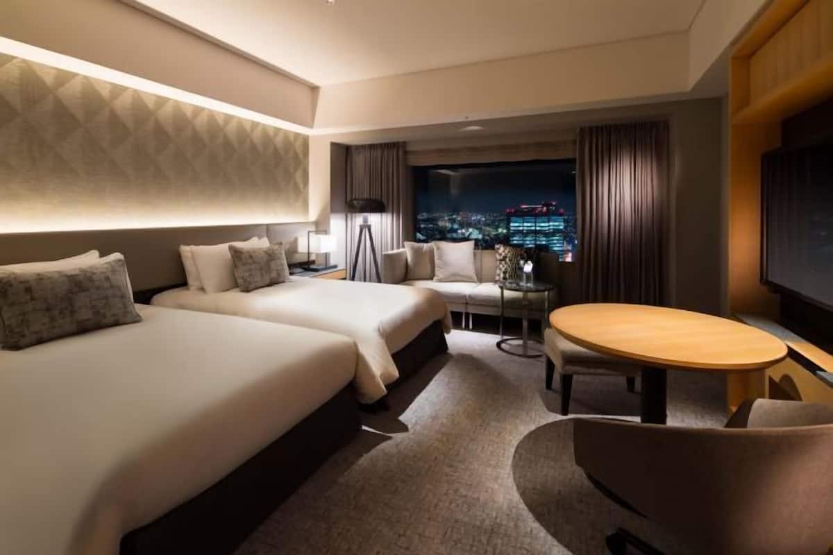 1 bedroom, premium bedding, down duvets, minibar