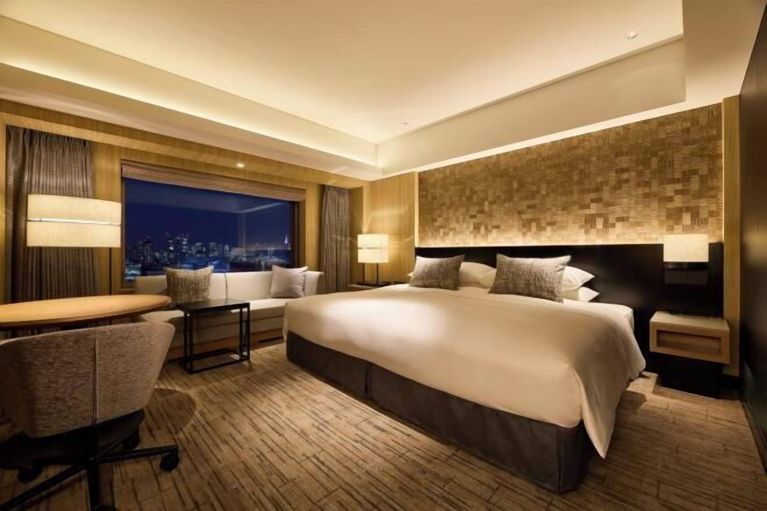 Luxe beddengoed, donsdekens, een minibar, een kluis op de kamer