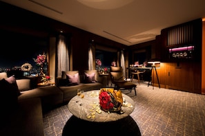 Roba de llit d'alta qualitat, cobrellits i minibar