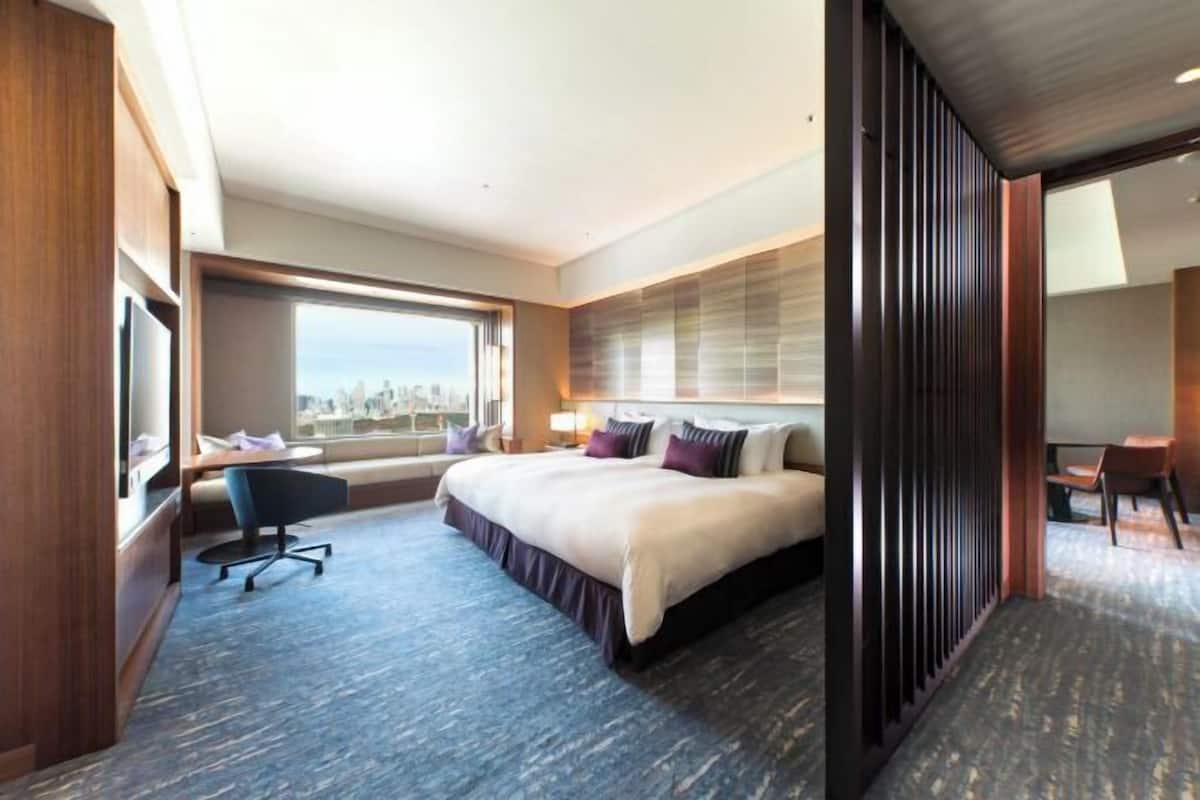 1 bedroom, premium bedding, down duvets, minibar