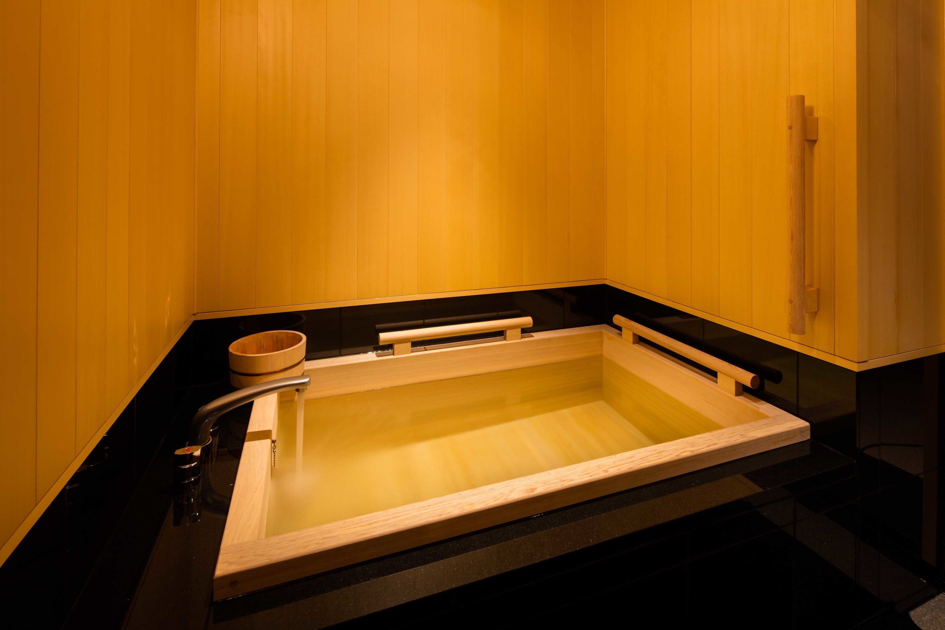 japanese suite with lounge access, non smoking | deep-soaking bathtub
