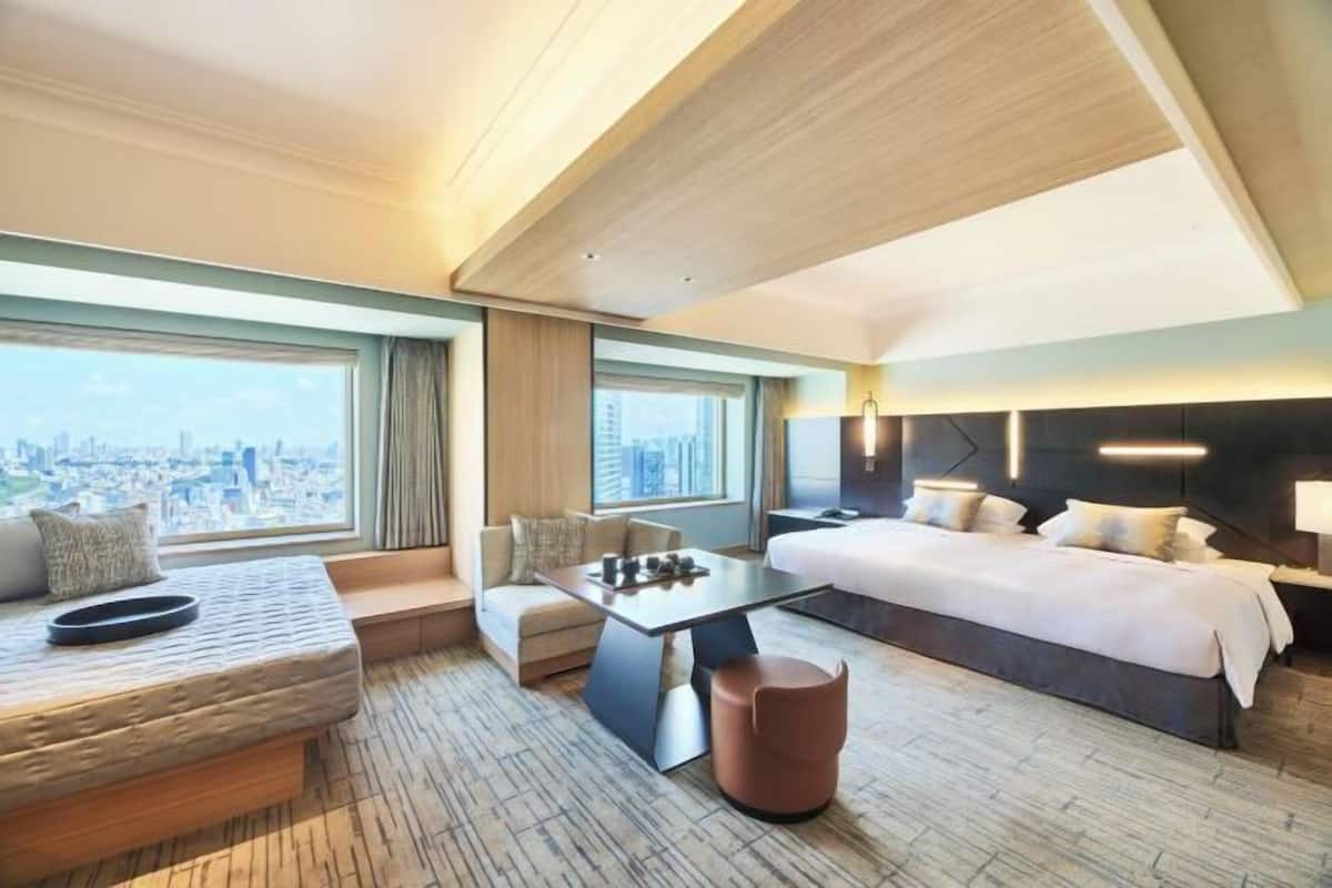 1 bedroom, premium bedding, down duvets, minibar