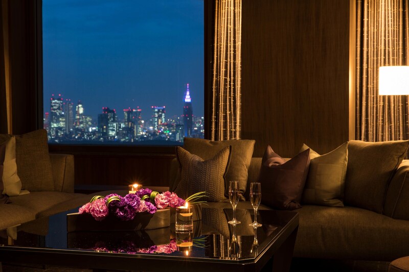 Cerulean Tower Tokyu Hotel Shibuya Tokyo — restaurant with city views at night
