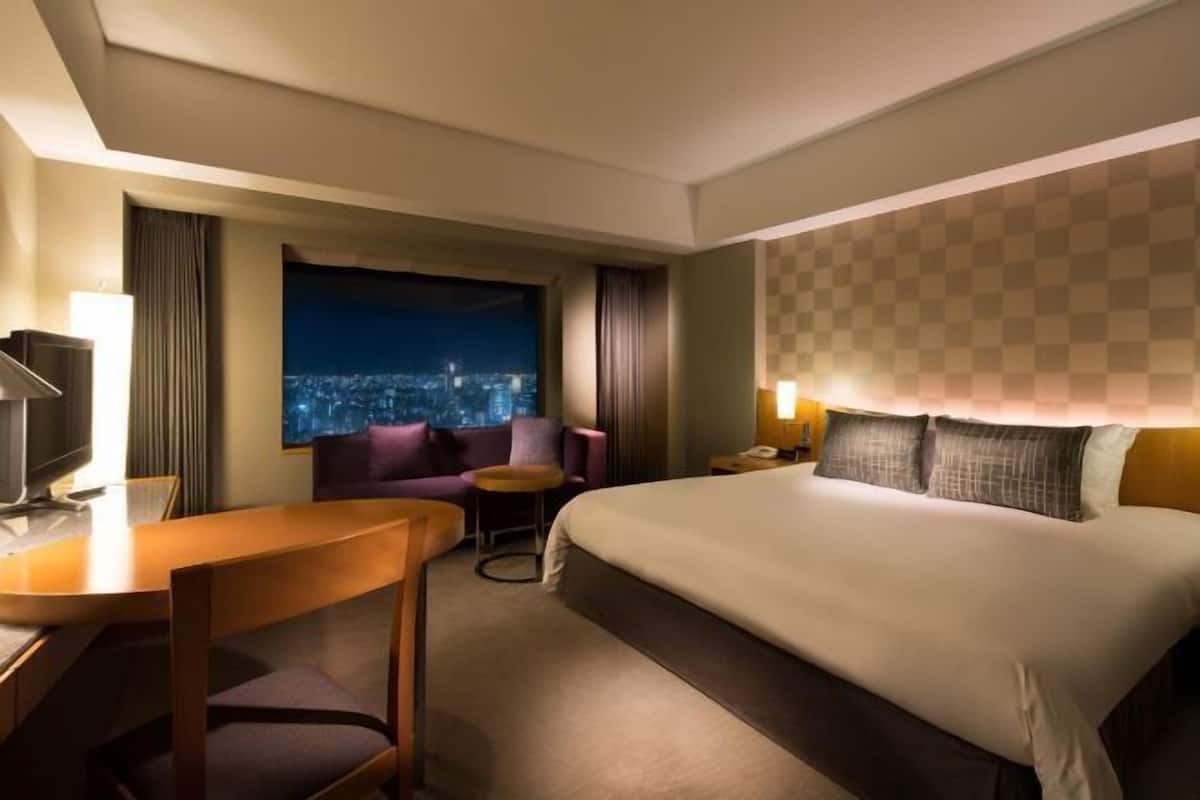 1 bedroom, premium bedding, down duvets, minibar