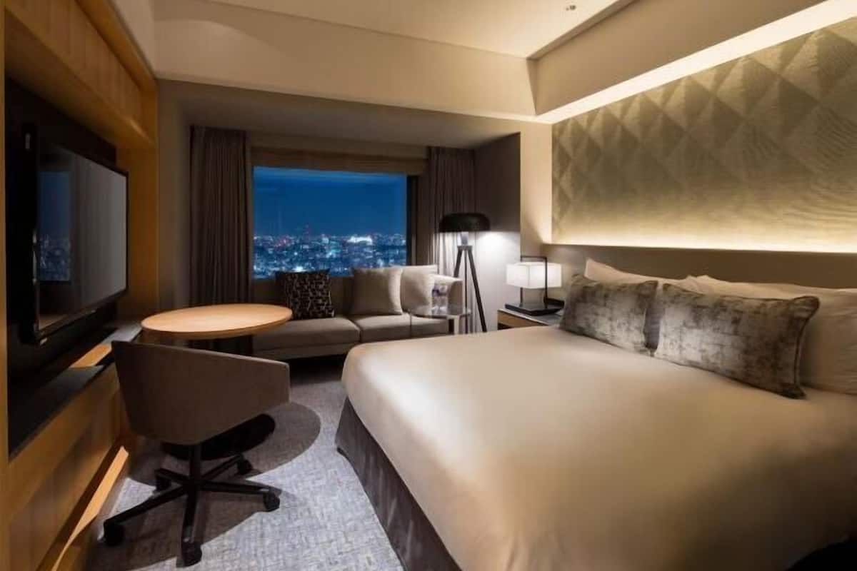 1 bedroom, premium bedding, down duvets, minibar