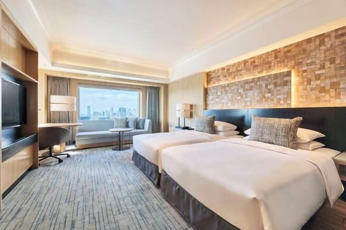 1 bedroom, premium bedding, down duvets, minibar