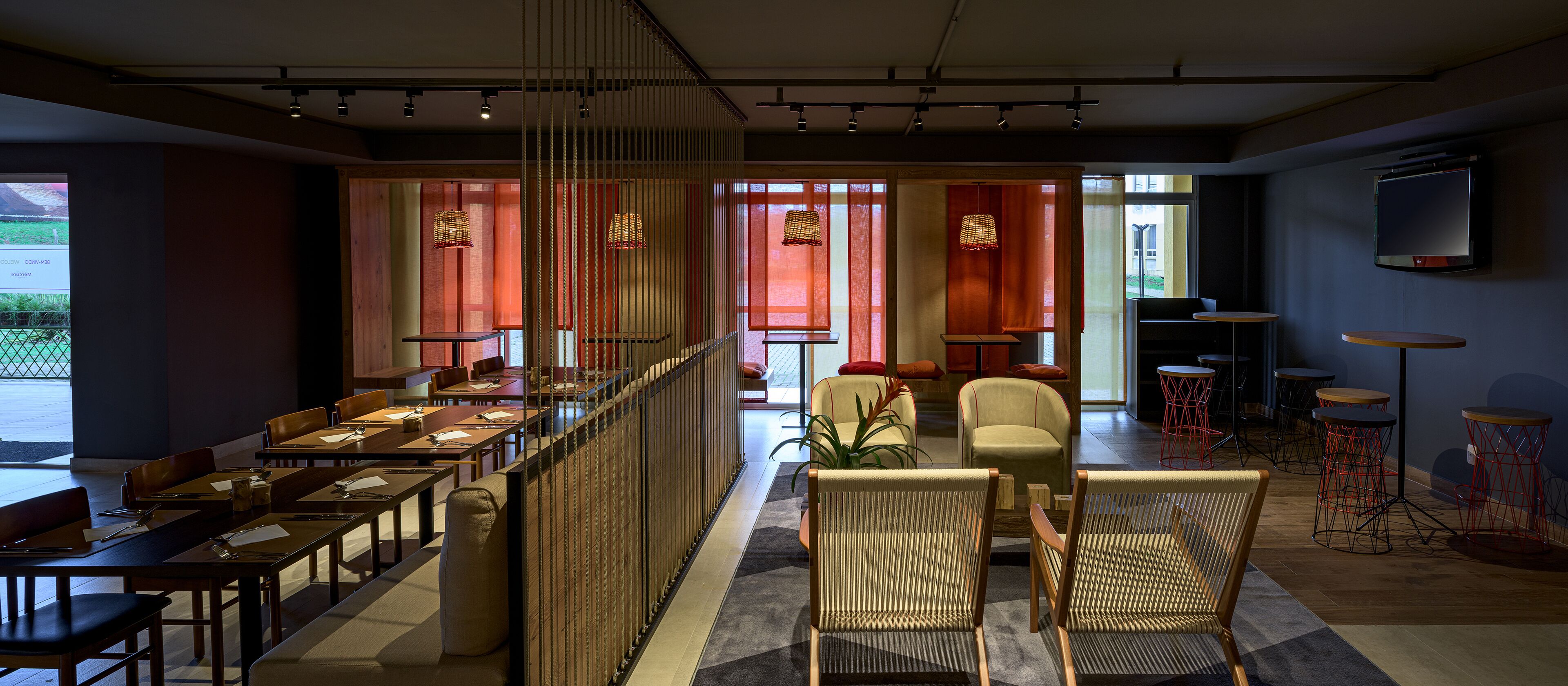 daily buffet breakfast (brl 44 per person)