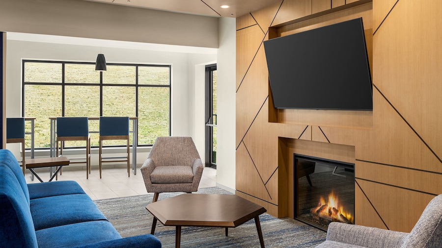 Holiday Inn Express & Suites East Greenbush (Albany-Skyline) by IHG